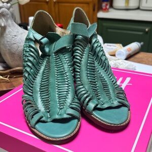 Naughty Monkey Killion Woven Leather Block Huarache Heel Sandals never worn